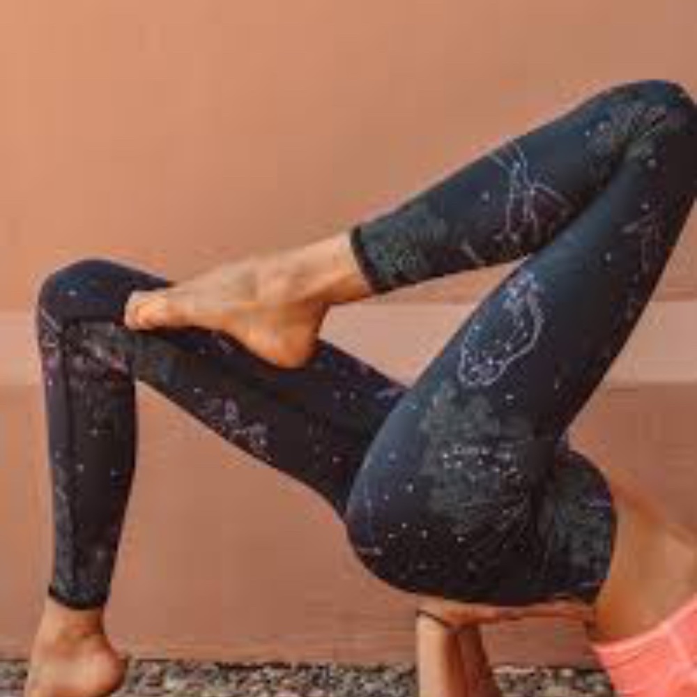 Teeki stardust hot pant  leggings